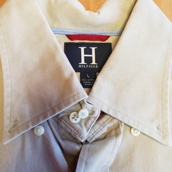 TOMMY HILFIGER SUPER SOFT BEIGE LARGE BUTTON DOWN - Picture 5 of 5